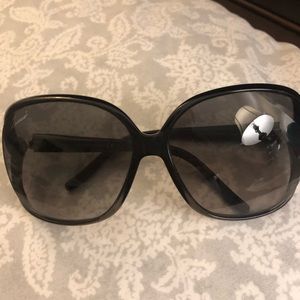 Women’s oversized sunglasses